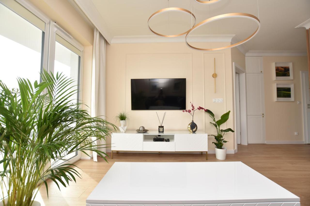 Apartament Nr 50, 2 Sypialnie, Wygodny Parking Podziemny Thorn Exterior foto