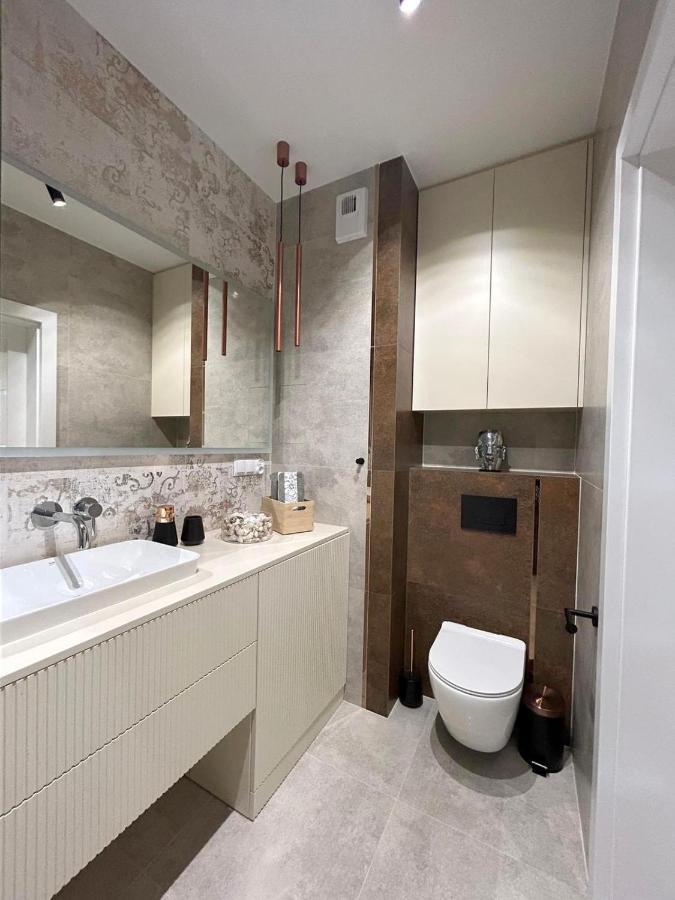 Apartament Nr 50, 2 Sypialnie, Wygodny Parking Podziemny Thorn Exterior foto