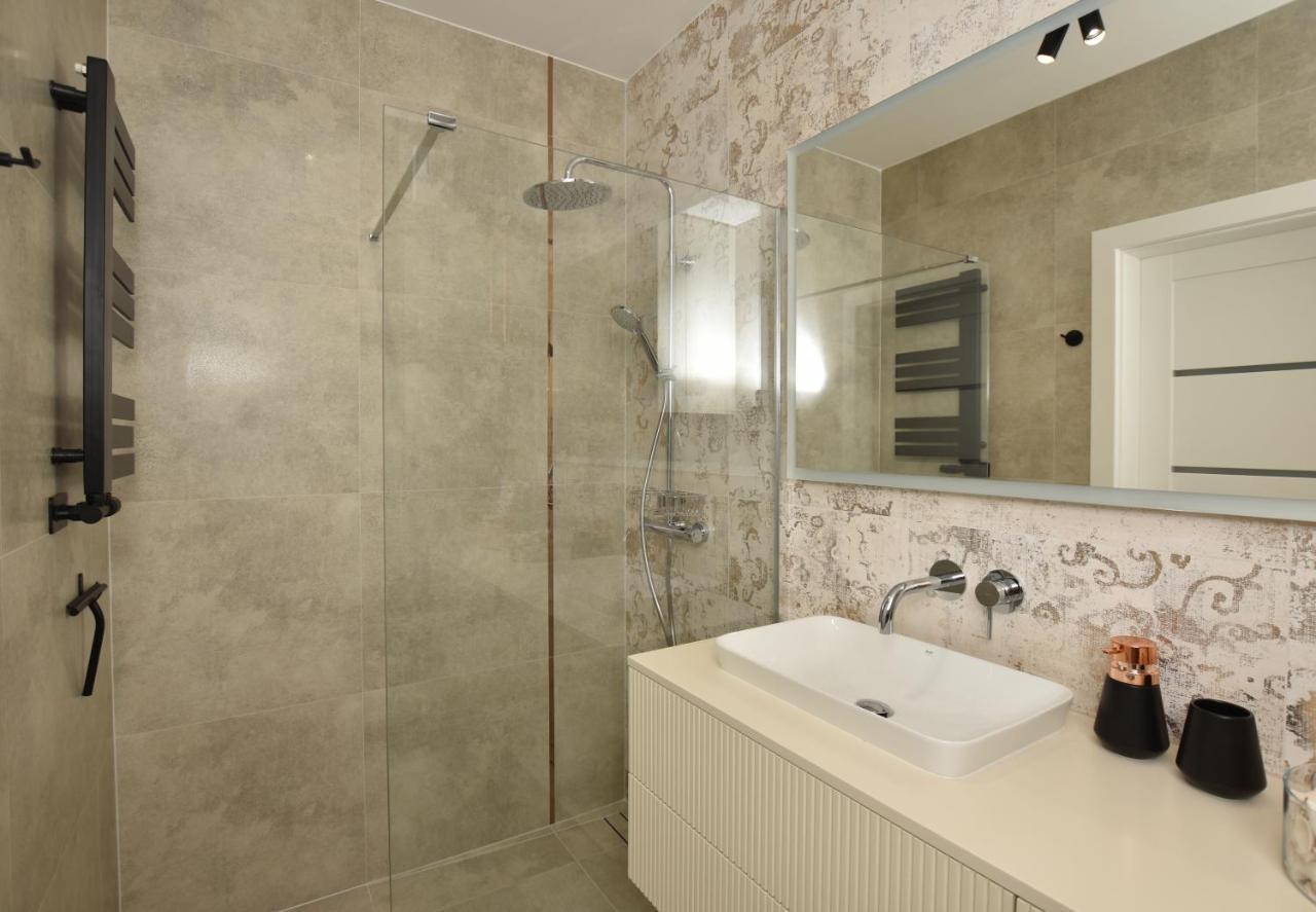 Apartament Nr 50, 2 Sypialnie, Wygodny Parking Podziemny Thorn Exterior foto