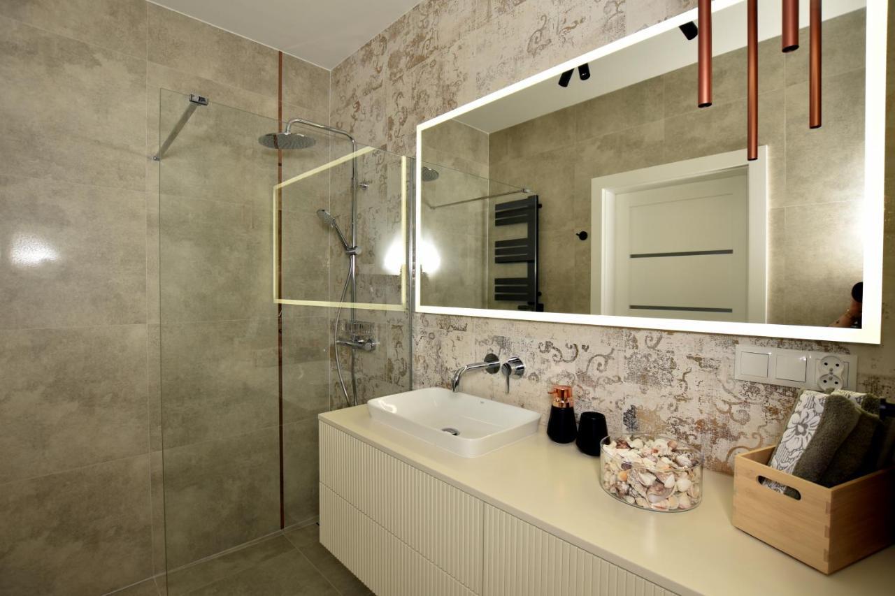 Apartament Nr 50, 2 Sypialnie, Wygodny Parking Podziemny Thorn Exterior foto