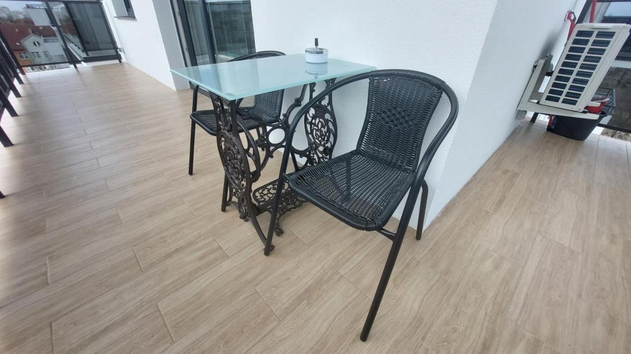 Apartament Nr 50, 2 Sypialnie, Wygodny Parking Podziemny Thorn Exterior foto